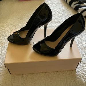 BCBGeneration Izzie 2 heel